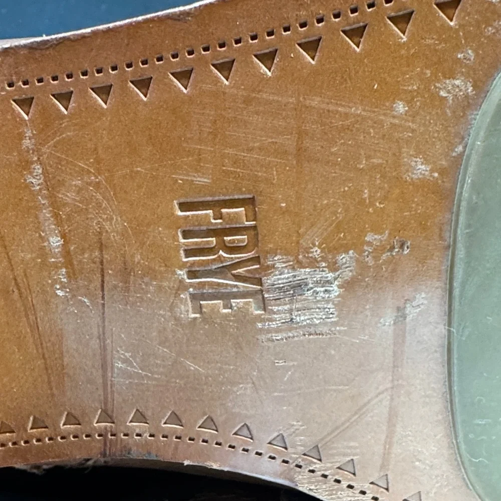 Frye Brown Claire Leather Ankle Booties with Block Heel Sz 9 - Picture 2 of 12